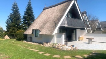Charmantes Reetdachhaus in Ostseenähe